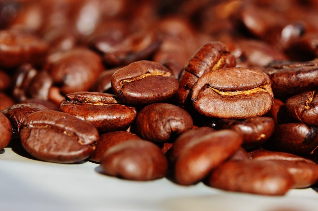 Kaffeebohnen Nahaufnahme Makro Kaffeemaschine reinigen Tipps und Tricks